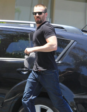 Chris Evans heads to the dermatologist in Studio City 121507