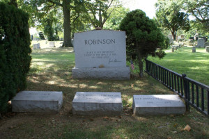 Description Jackie Robinson Gravesite 1024.jpg