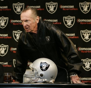 This guy owns the raiders. ^ Looks kinda like a turtle tbh.