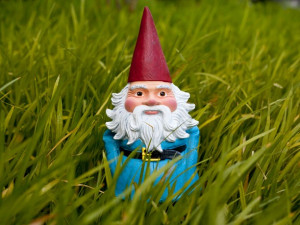Exhart 60318 Talking Travelocity Roaming 13-Inch Gnome