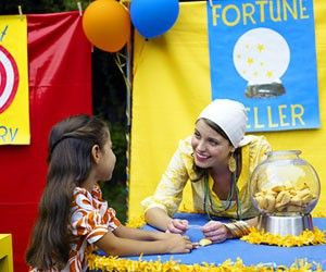 SERIOUSLY ADORABLE!!! Fortune Teller booth that tells the fortune from ...