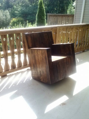 Pallet rocking chair my husband made.Récup Palettes, Rocks Chairs ...