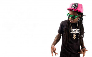 Fotos de Lil Wayne promocionando los productos de TRUKFIT