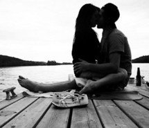 black-and-white-kiss-love-separate-with-comma-223662.jpg