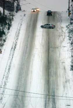 Seattle's plow crews not trying to clear snow from roads by design