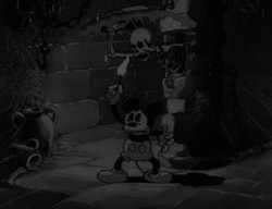 Black and White disney creepy hipster vintage horror mickey mouse ...