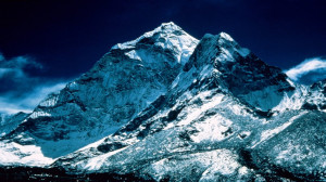 mount everest wallpaper 1366x768