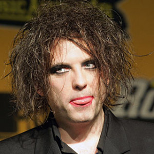 Robert Smith Unable to Think of Mean Things to Say About Ashlee ...