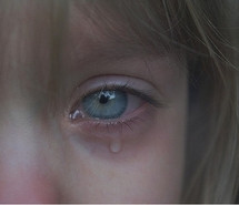 blue-eyes-cry-sad-191384.jpg
