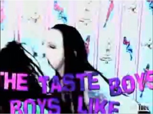 Marilyn Manson And Twiggy Ramirez Kiss Picture