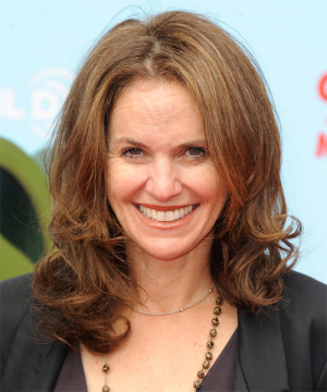 Amy Brenneman Hairstyle