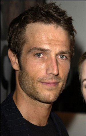 michael-vartan-3-michael-vartan-2215181-524-823.jpg