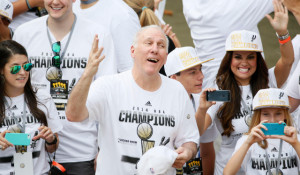 Gregg Popovich agrees to extension to remain Spurs head coach