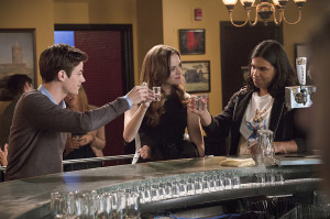 Barry_Allen_Grant_Gustin_Caitlin_Snow_Danielle_Panabaker_and_Cisco ...