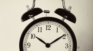vintage-style-alarm-clock-in-black-and-white-seems-alarm-ringing-2.jpg