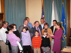 Photograph of Secretary Bysiewicz administering the oath of office to