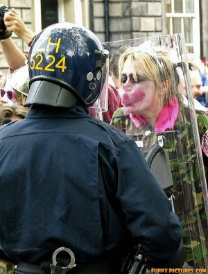 riot control kiss