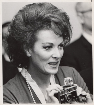 Thread: Maureen O' Hara- Rare Photo's