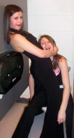 Ever Wondered What Drunk Girls Do in the Bathroom? (74 pics)