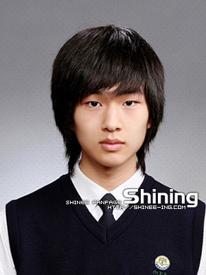 Guys ternyata Onew Leader SHINee memiliki kisah yang mengharukan pada ...