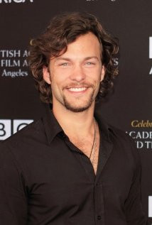 Kyle Schmid Picture