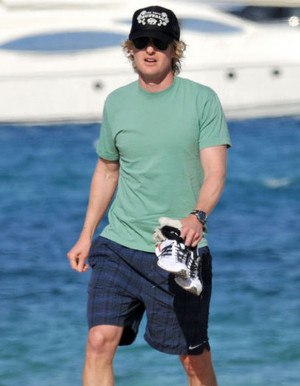 ... are ideal tennis court companion and Owen Wilson likes them to death