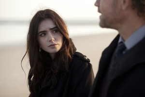 Stuck in Love movie review: The Velcro heart