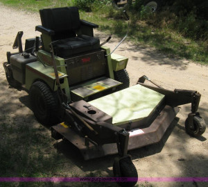 AH9062.JPG - Grasshopper 1822 ZTR lawn mower , 50 quot cut , Briggs ...