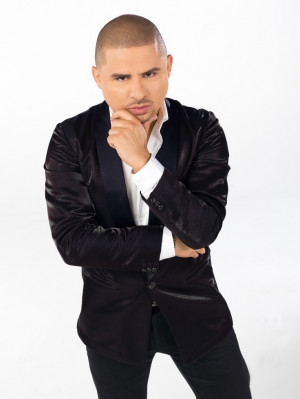 Larry Hernandez.....love his reality show!