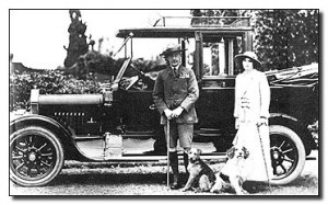 Baden-Powell y su coche - 1912