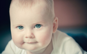 wallpaper of baby: a pretty lovely baby is looking at you ,click to ...