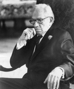 Melvyn Douglas in Being there