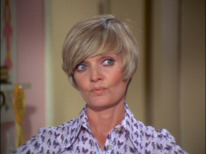 ... -Henderson-as-Carole-Brady-the-brady-bunch-22475358-640-480.jpg