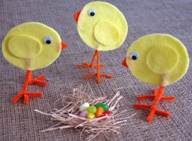 Tabletop Easter chicks http://family.go.com/crafts/craft-632893 ...