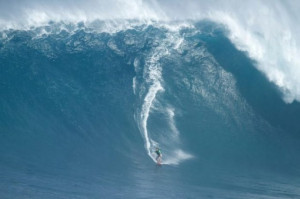 Surfing Giant Waves (15 pics)