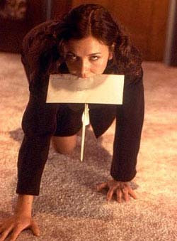 Secretary 2002, Review by