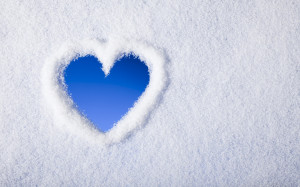 Blue Heart In Snow Winter | 1680 x 1050 | Download | Close