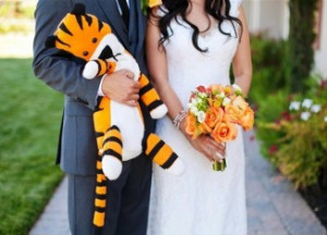 This Couple Threw An Adorable Calvin And Hobbes-Themed Wedding