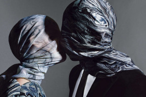 54c02ff431d04_-_r-2013-magritte-jeff-koons-balenciaga-scarves-bszxub ...