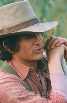 michael landon interpretaba a charles ingalls