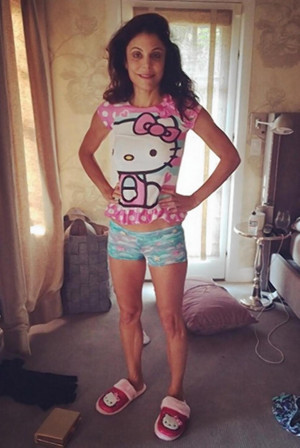 Bethenny Frankel squeezed into her daughter's pajamas and then posted ...