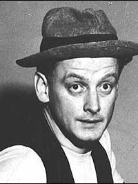 ed norton hey ralph you want an apple ralph kramden no ed norton how ...