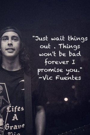 Most popular tags for this image include: vic fuentes, pierce the veil ...