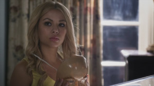 Pretty Little Liars - Welcome to the Dollhouse - Review: 