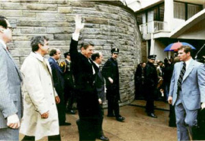 Ronald Reagan Picture: Ronald Reagan Waving to the Crowd