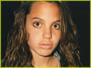 Una jovencita Angelina Jolie, en la que se veía que ya tenía unos ...
