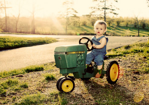 ... kid6 John Deere Tractors and the Children Who Love Them (25 pics