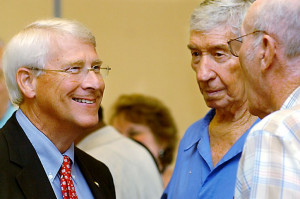 sen roger wicker u s sen roger wicker left speaks