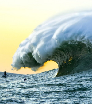 Photo: Massive Rogue Wave, Brazil