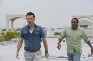 Still of Chad L. Coleman and Jeffrey Donovan in Burn Notice (2007)